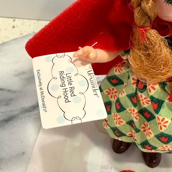 Vintage Madame Alexander Little Red Riding Hood Mini Doll‎ McDonald’s Happy Meal - Picture 5 of 9